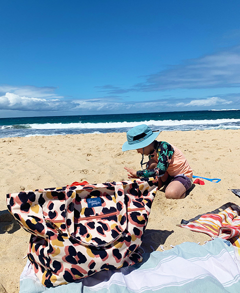 The Friday People bag as a beach bag